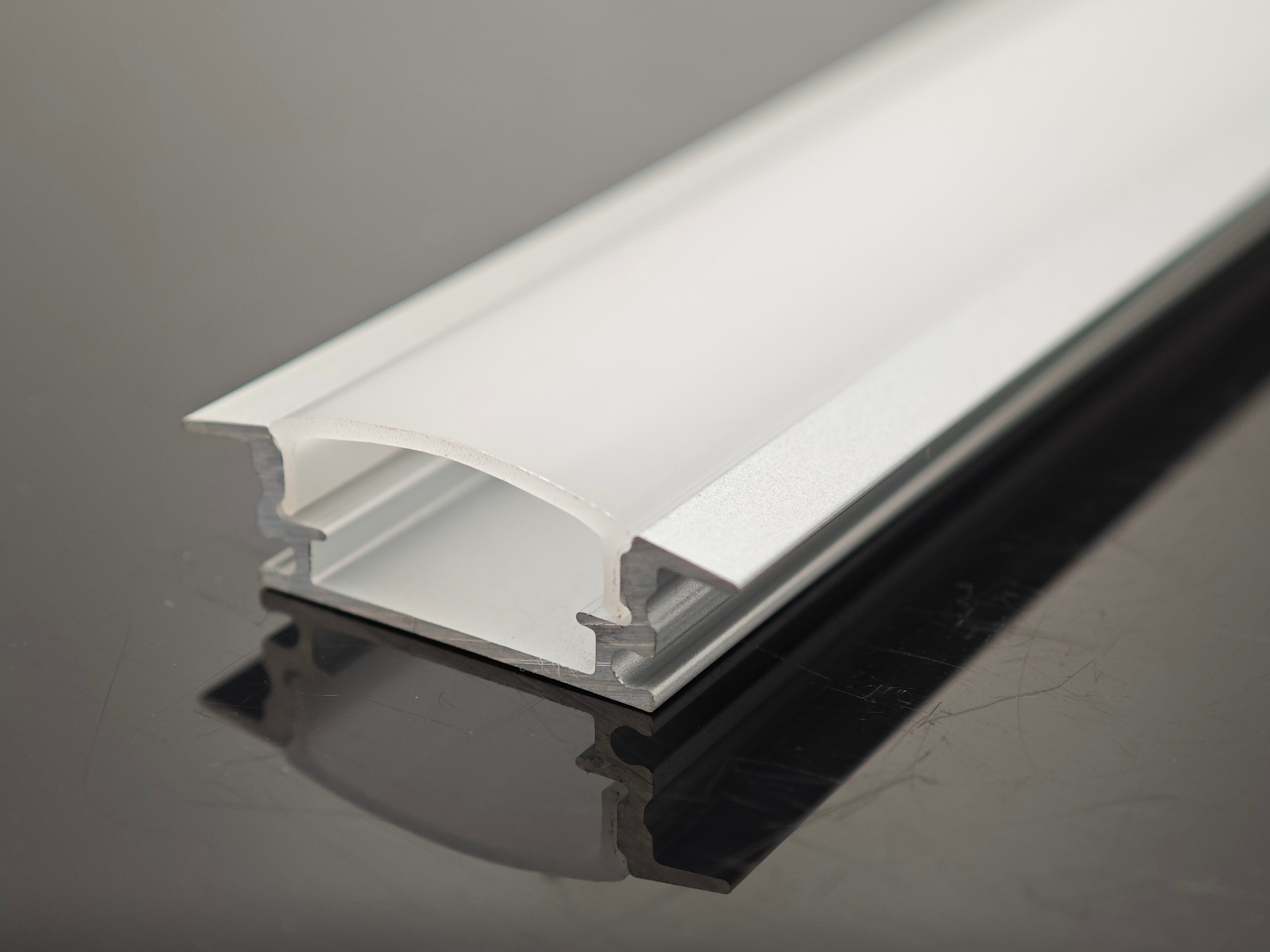XH-023 17MM*8.5MM aluminum with PC diffuser