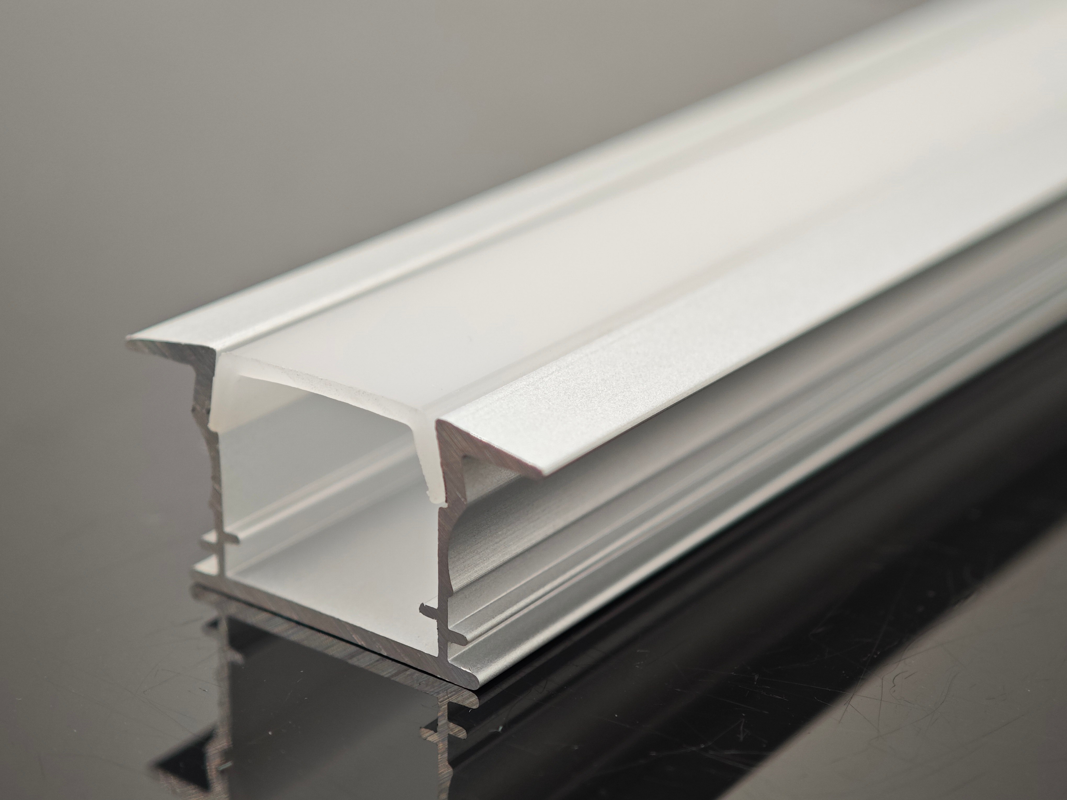 XH-071 17MM*12MM aluminum with PC diffuser