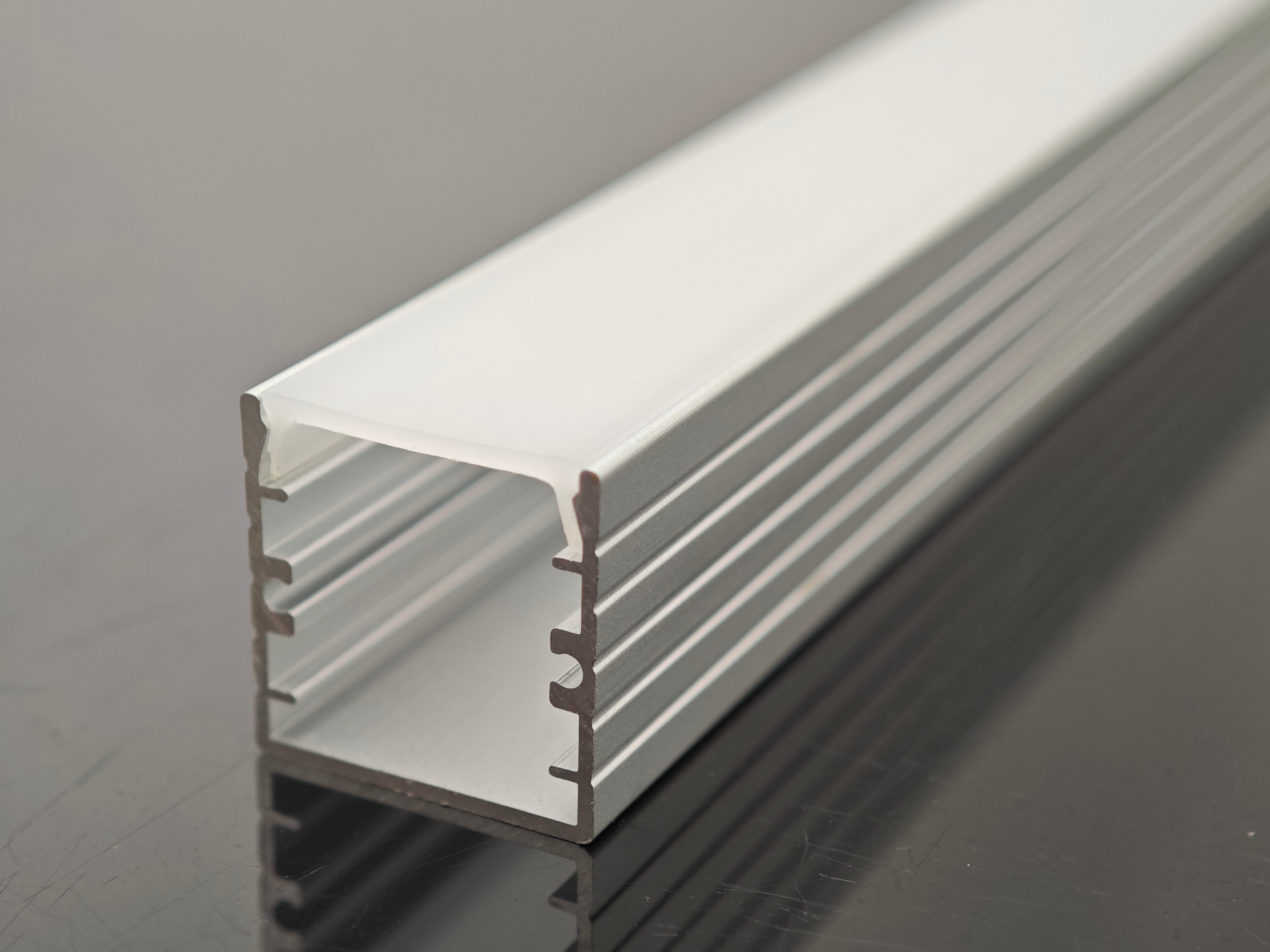 XH-082 14.4MM*14.4MM aluminum with PC diffuser