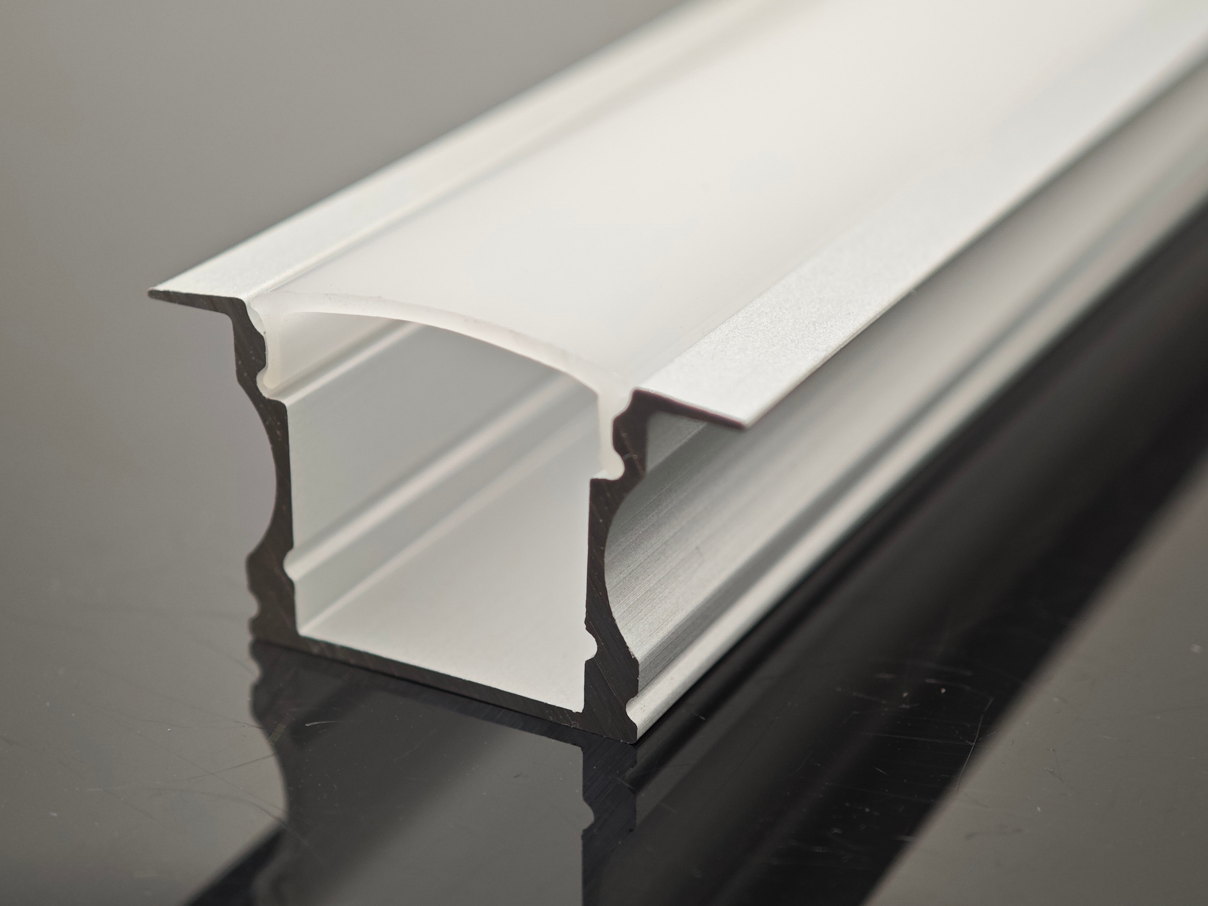 XH-098 17.2MM*14.4MM aluminum with PC diffuser