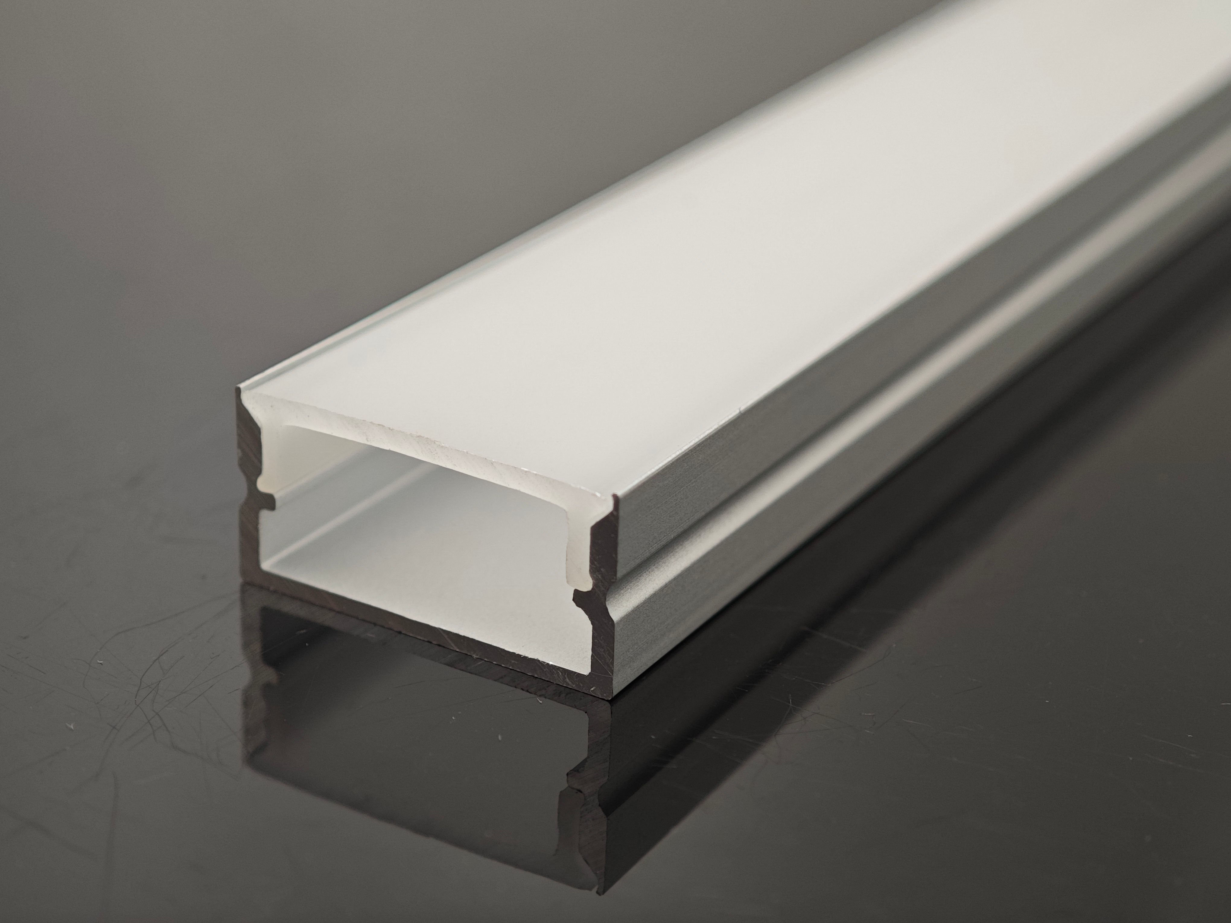 XH-100 20MM*10MM aluminum with PC diffuser