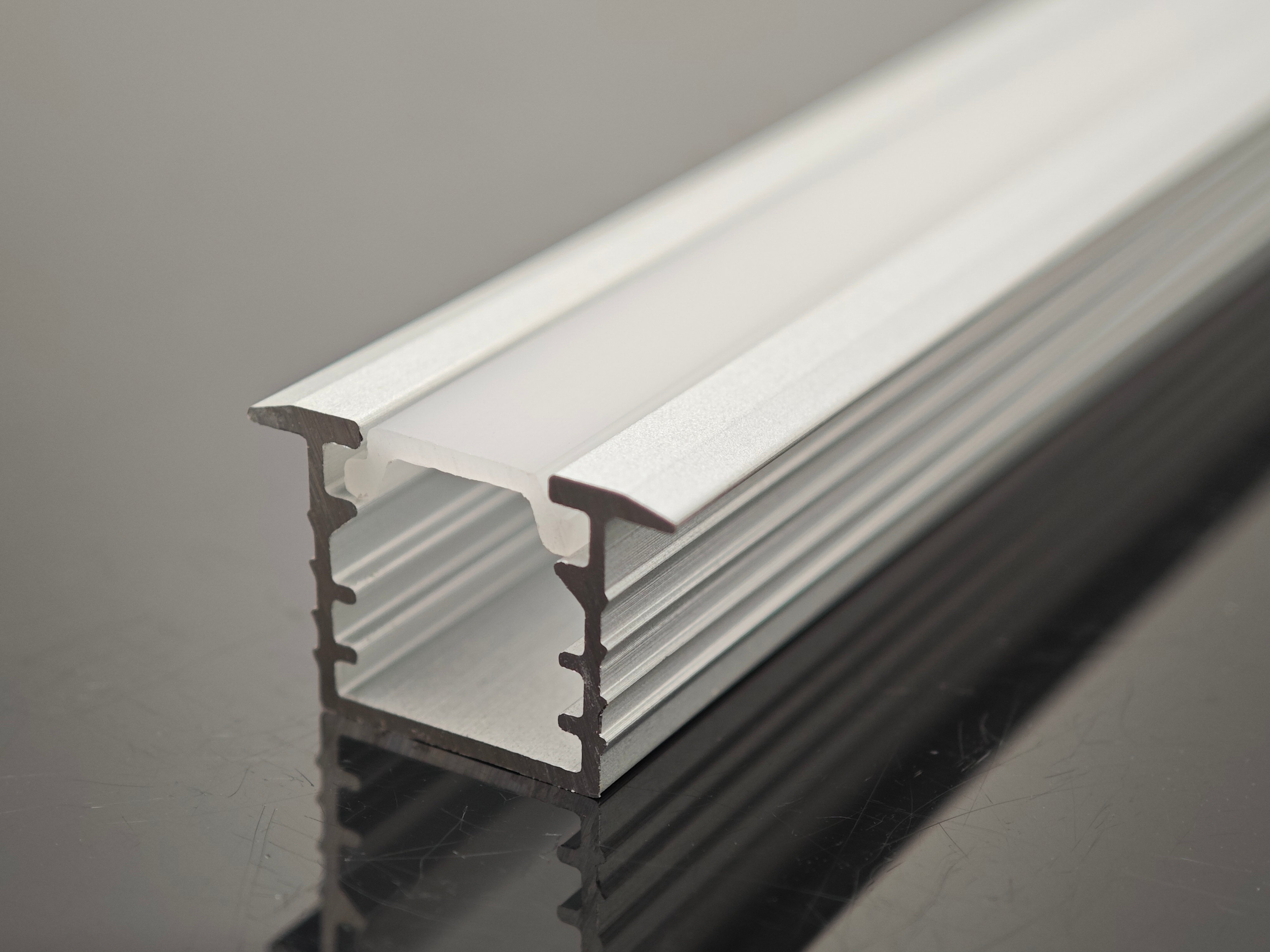 XH-105 12.7MM*12MM aluminum with PC diffuser