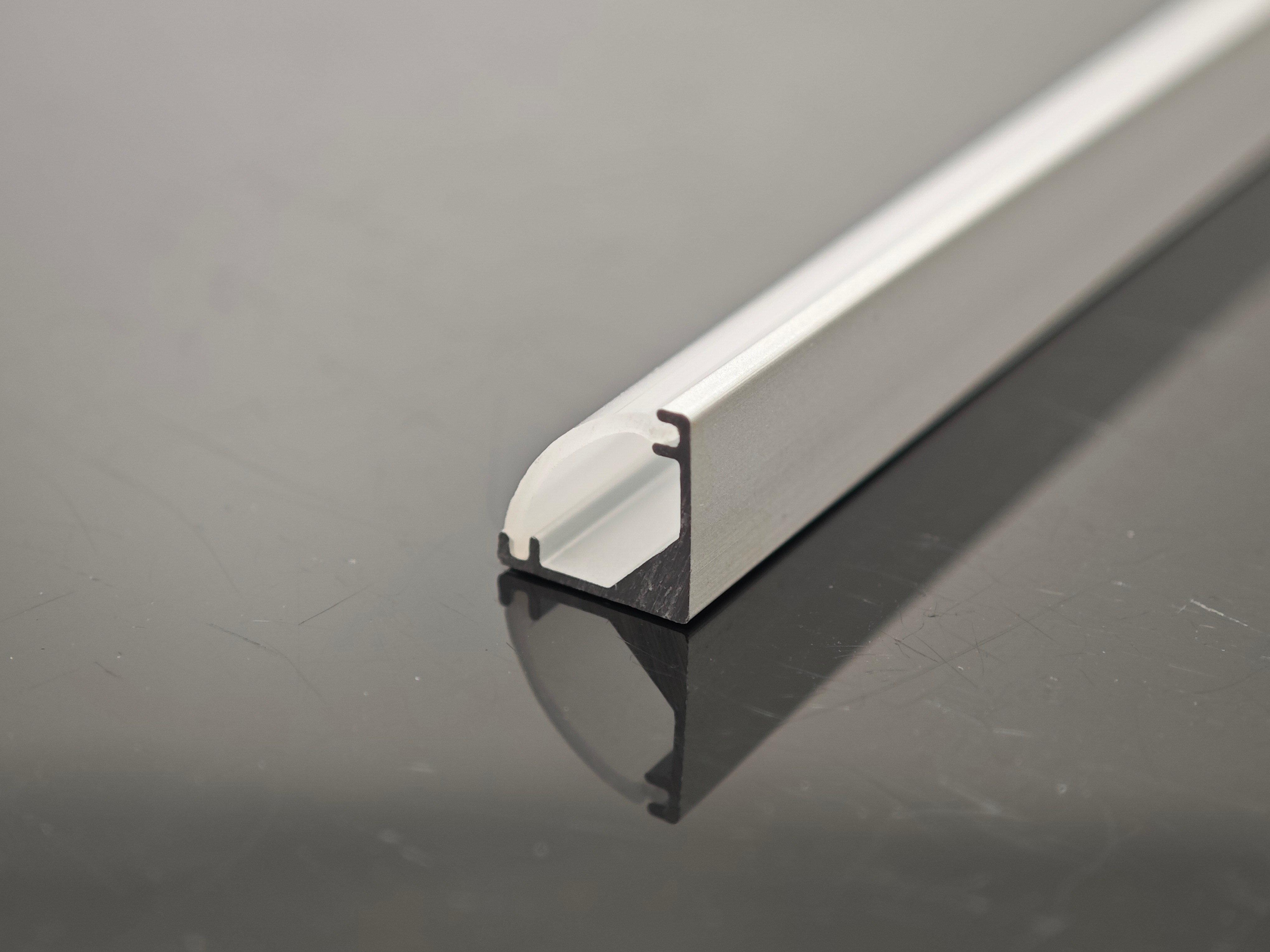 XH-115 8MM*8MM aluminum with PC diffuser