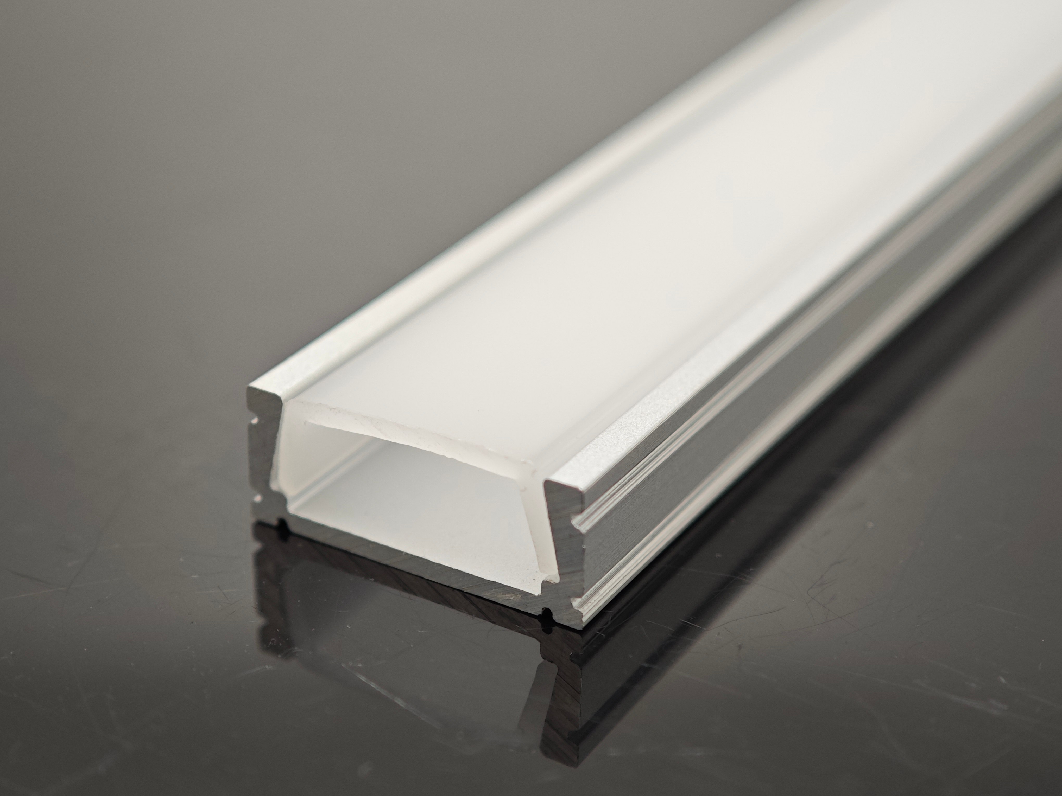 XH-119 15MM*6MM aluminum with PC diffuser