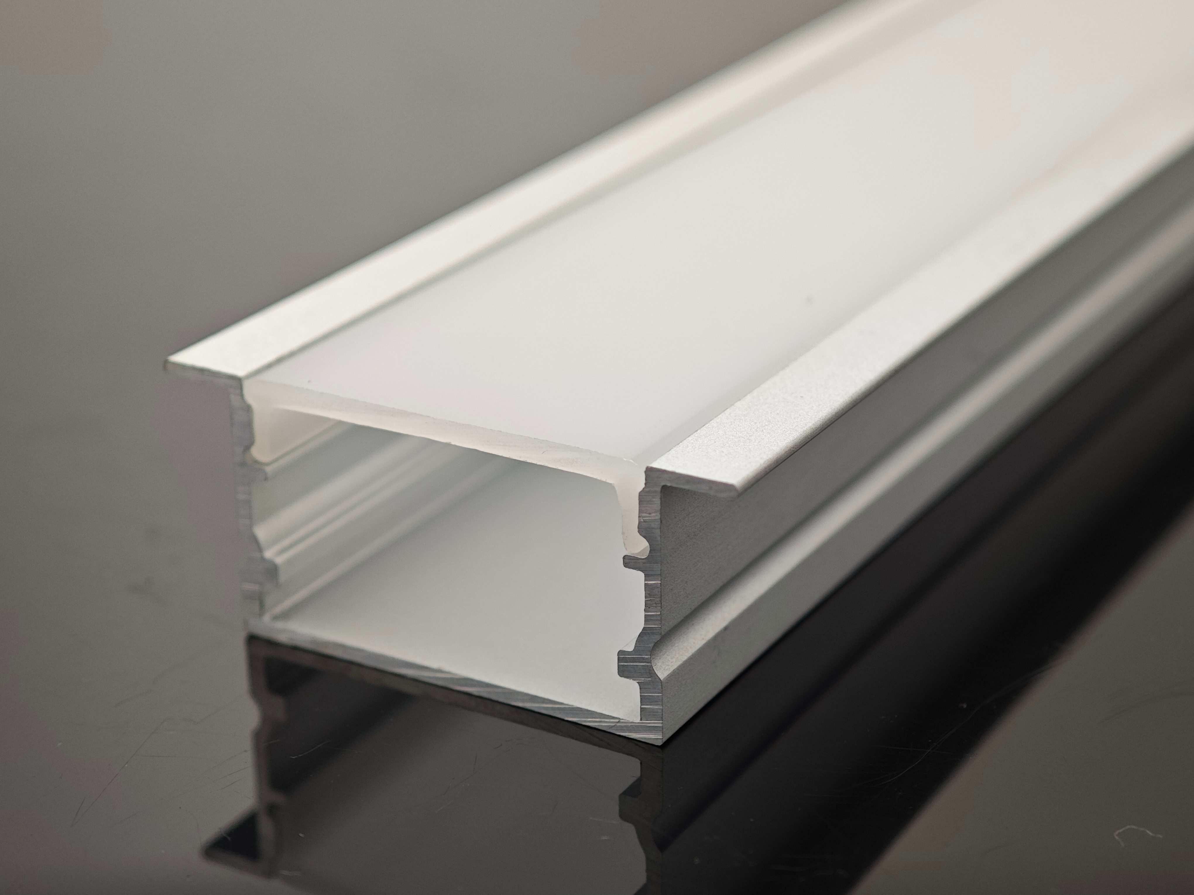 XH-124 25MM*15MM aluminum profile with PC diffuser