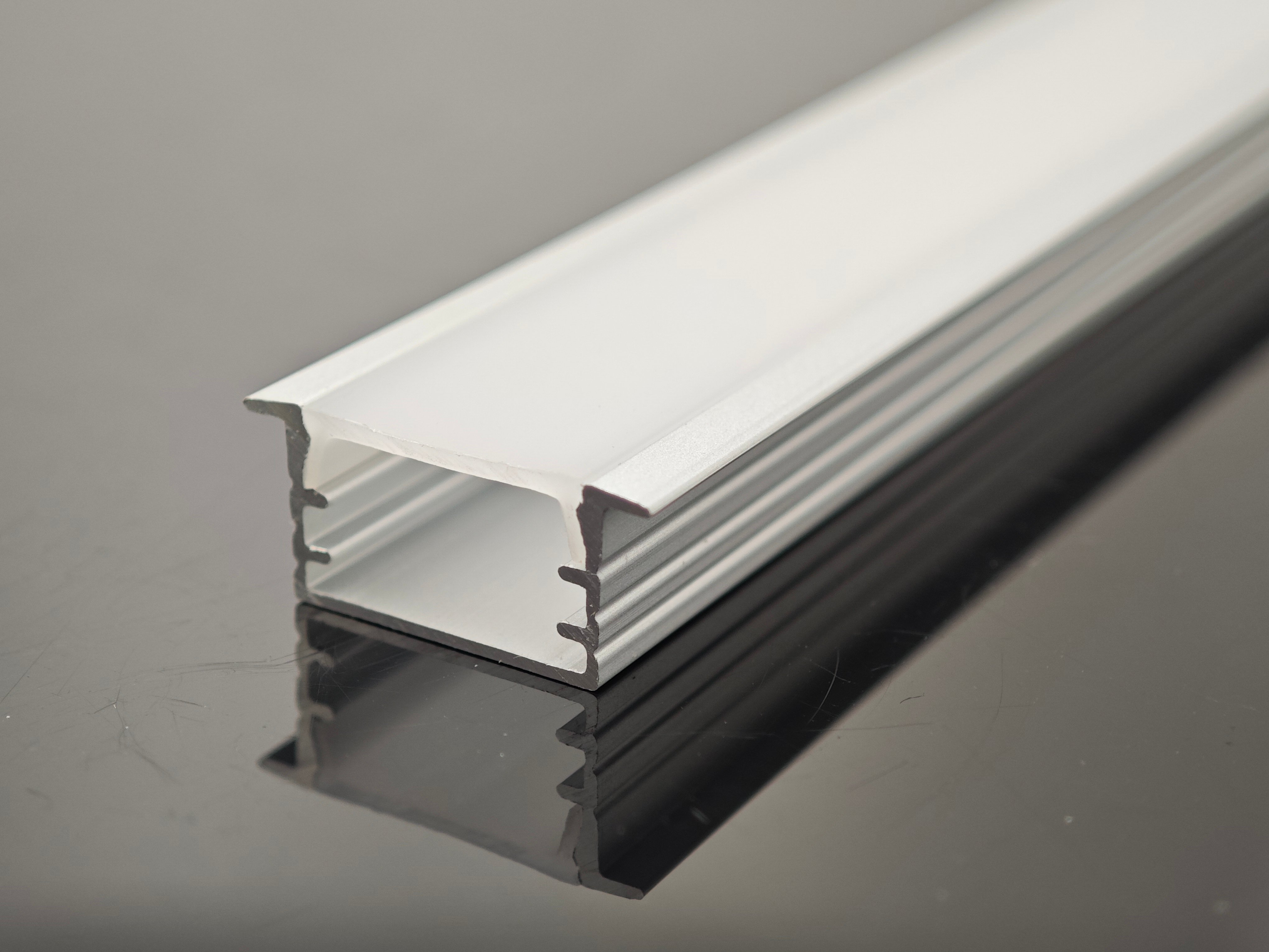 XH-137 14.2MM*8.5MM aluminum profile with PC diffuser