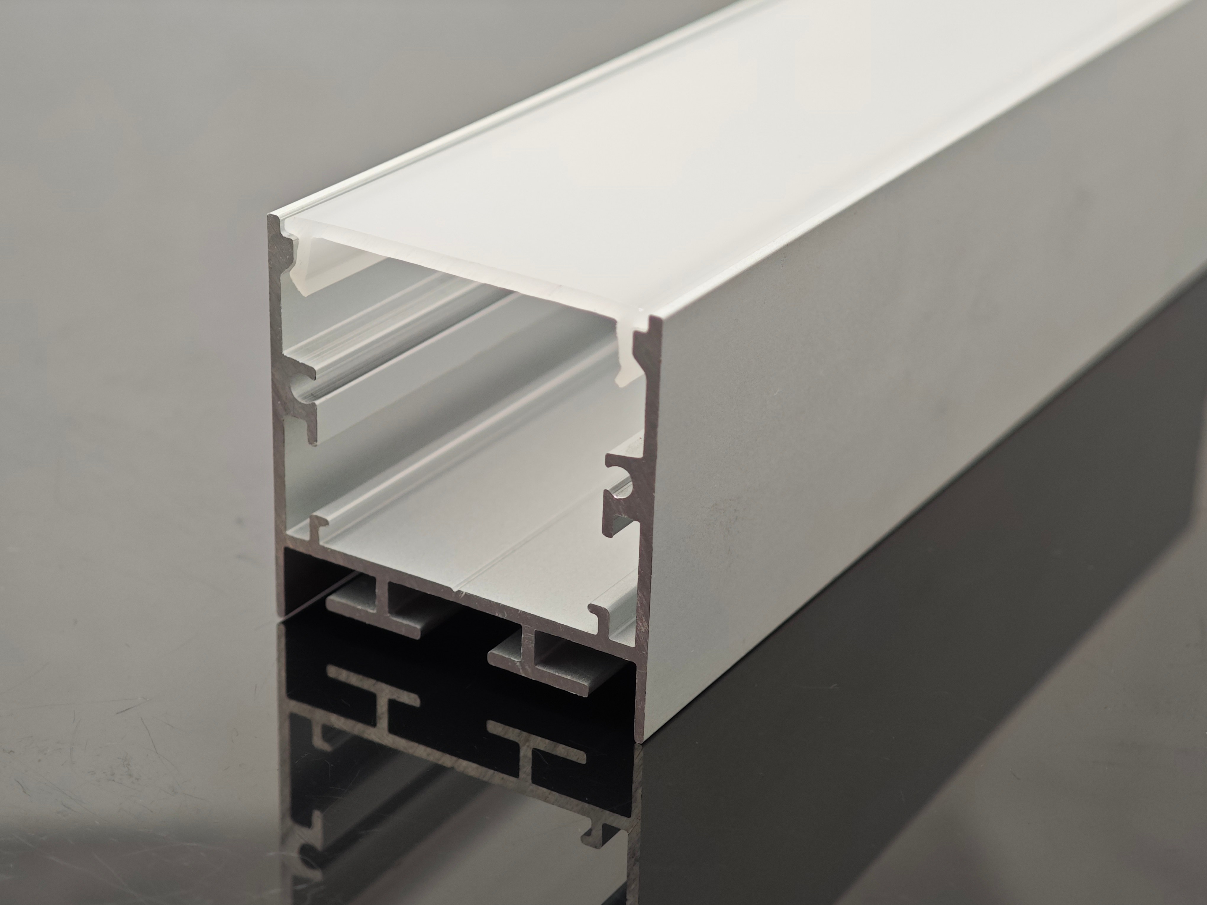 XH-144A 35MM*35MM aluminum profile with PC diffuser